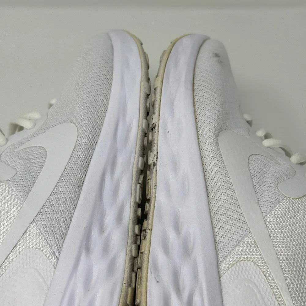 Nike Revolution 6 Mens White Running Shoes Athletic Sneakers‎ Size 9
